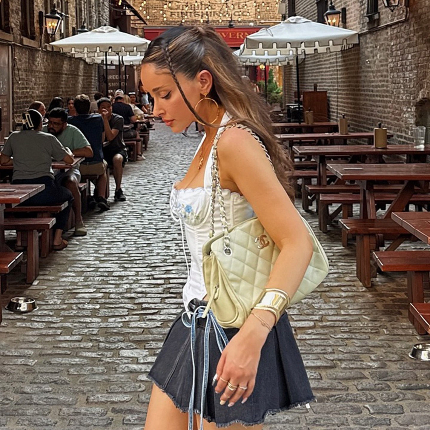 Embroidered neck strap solid color lace lace slim fit vest