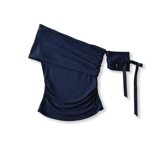 Strap turned one collar slanted shoulder short sleeved slim fit T-shirt