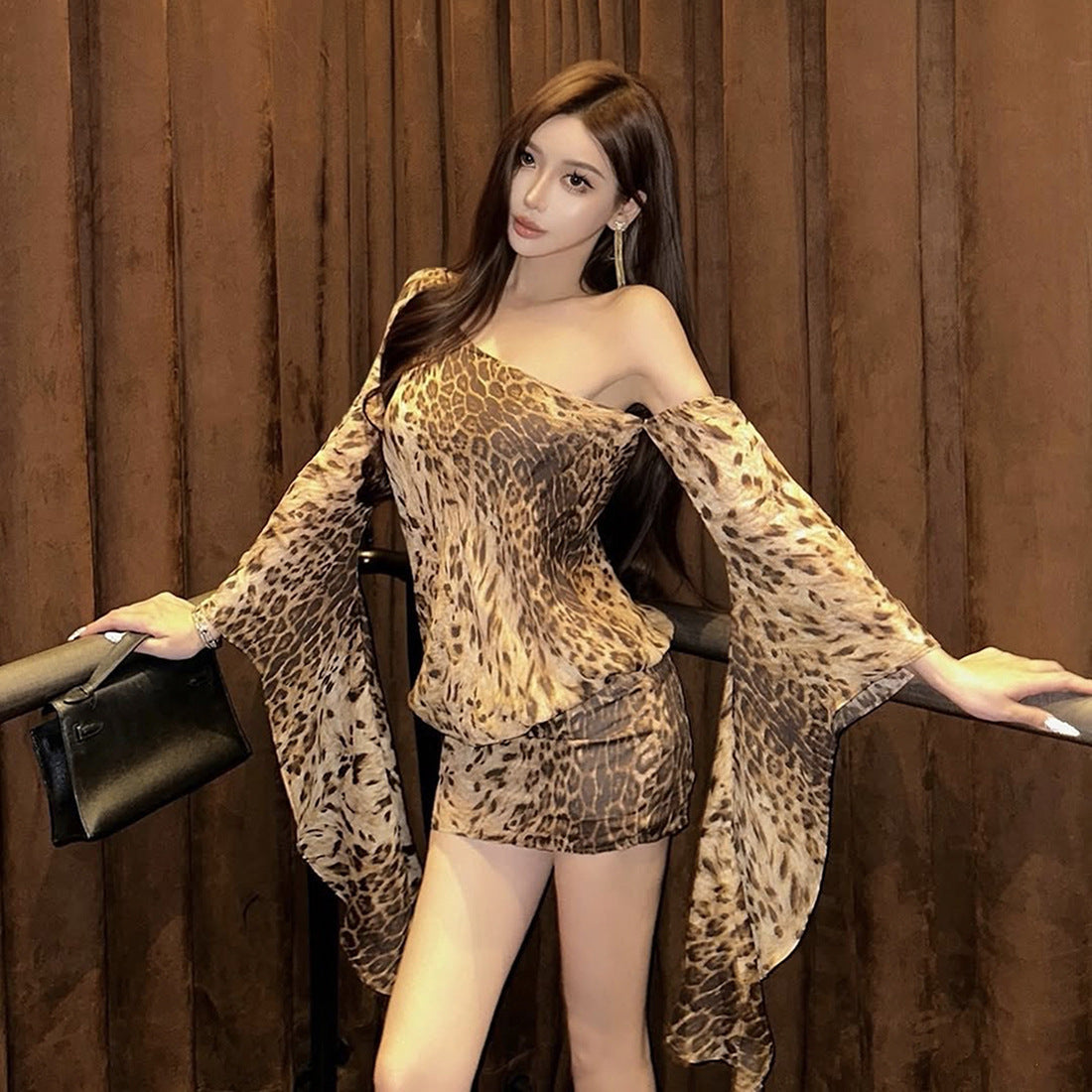 Leopard print sexy slanted shoulder single shoulder trumpet long sleeved slim fit spicy girl dress for women