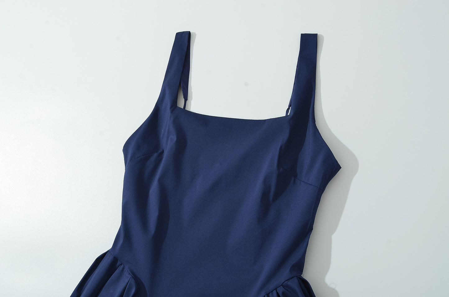 Sleeveless backless shoulder strap cinched dress