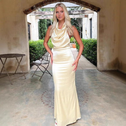 Elegant Evening Dress with Boat Neck and Satin Fabric