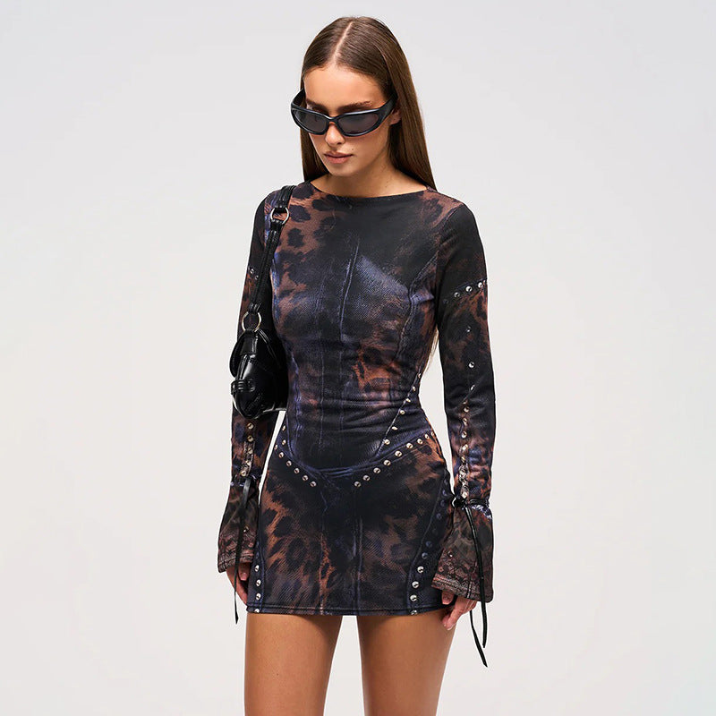 Sexy slim fit round neck positioning printed long sleeved jumpsuit short skirt