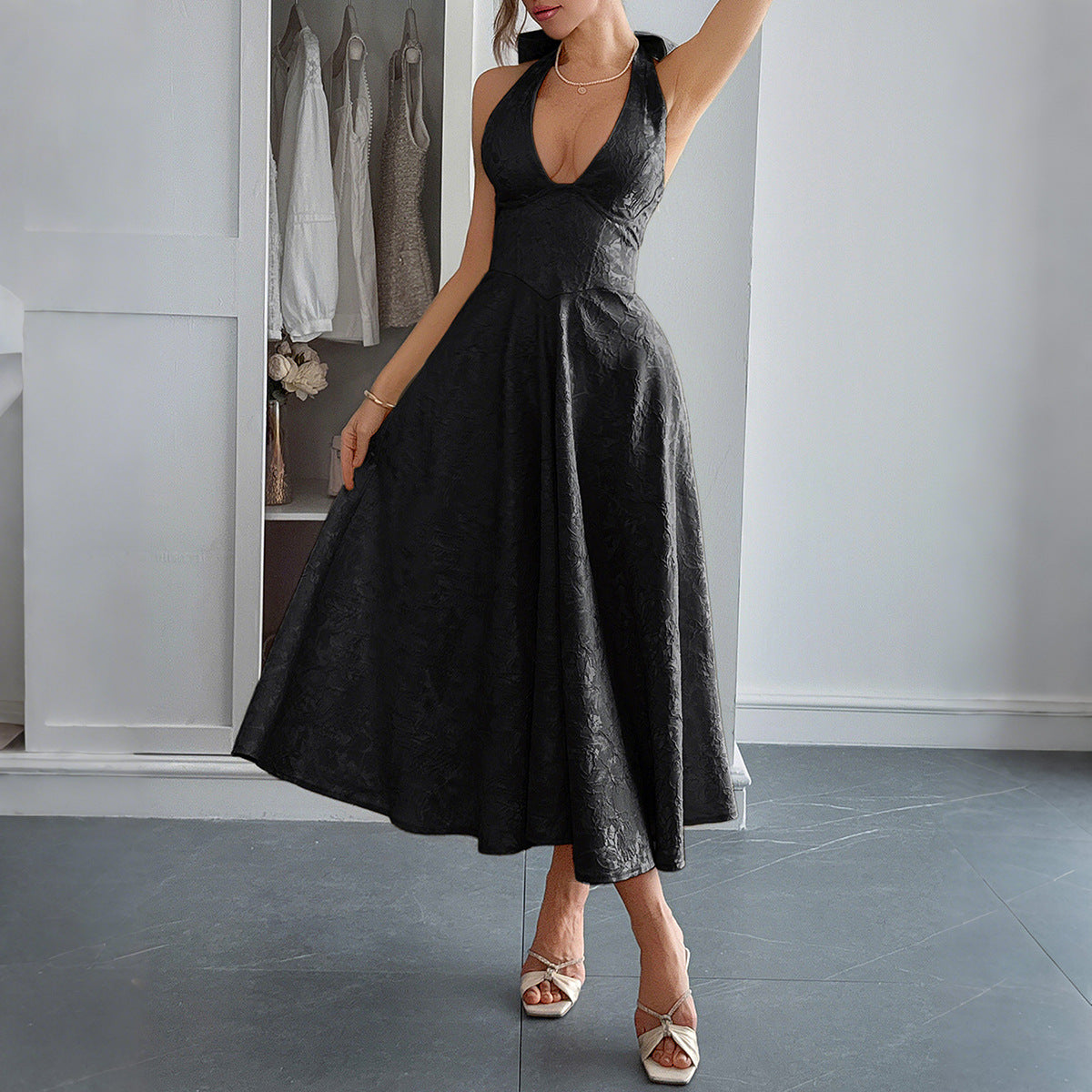 Elegant and Charming Off-the-Shoulder Waist-Cinching Long Dress for Women